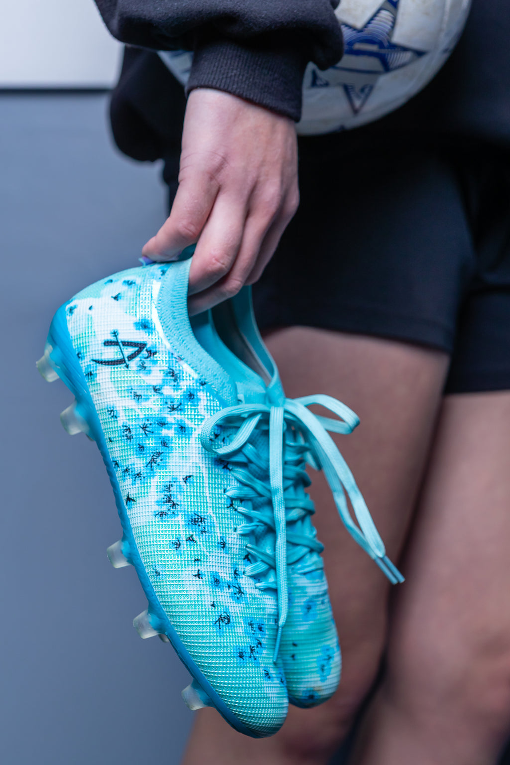 Born to Blossom in Blue